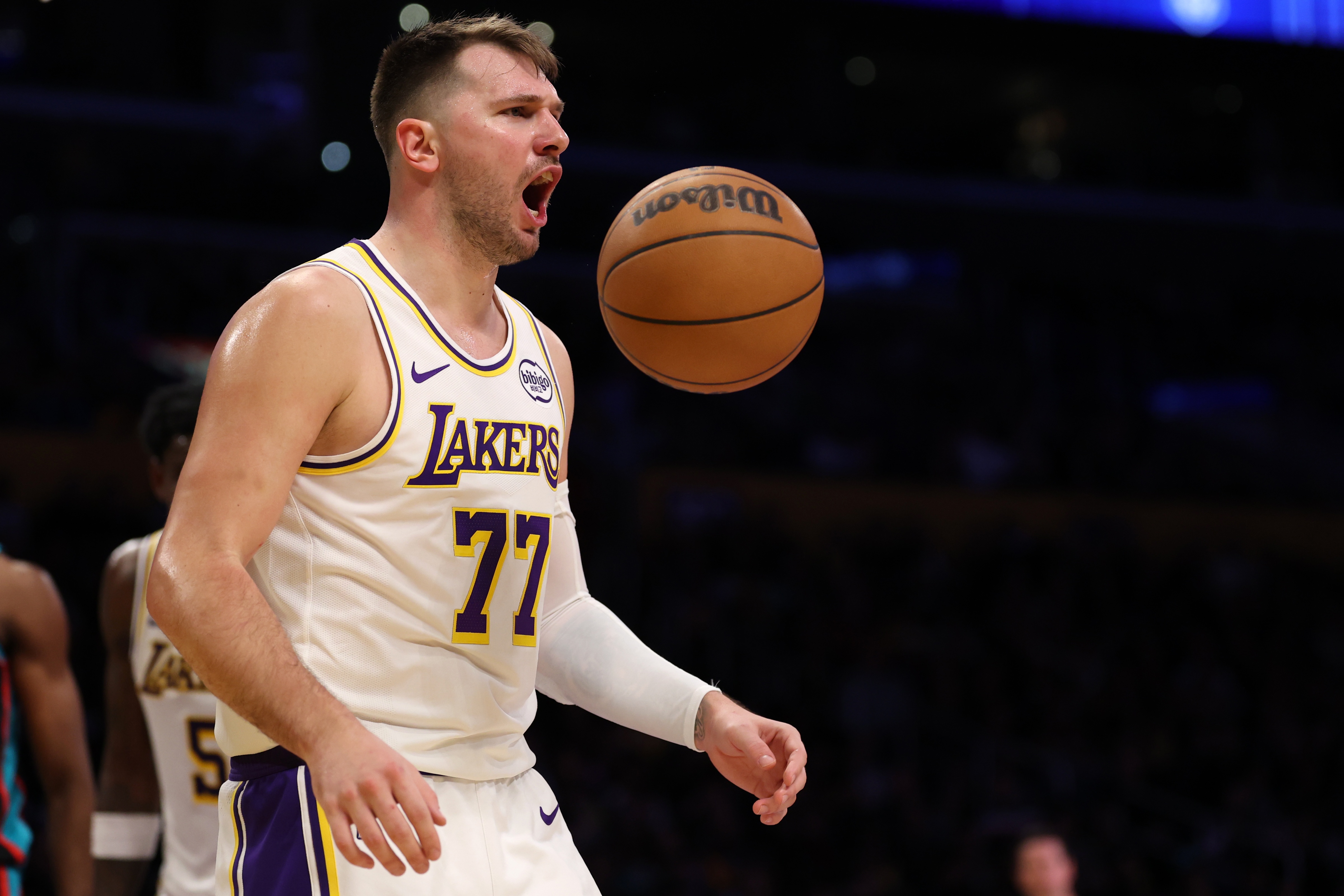 全明星票王的实力！东契奇过去五场34.2分8.2助 投篮命中率52.3%