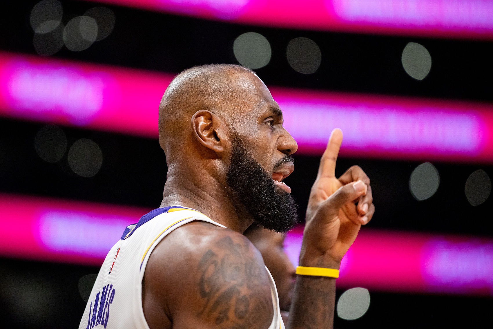 夸梅：詹姆斯通过富保罗控制了联盟 让NBA修改规则&amp;允许他走步